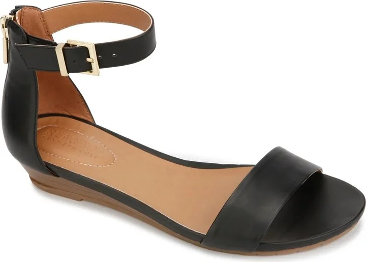 Reaction Kenneth Cole Great Viber Sandal