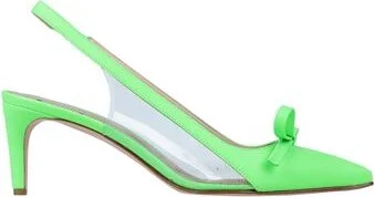 Red(v) Woman Pumps