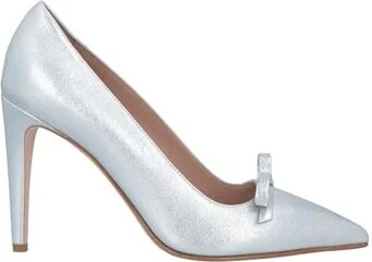 Red(v) Woman Pumps