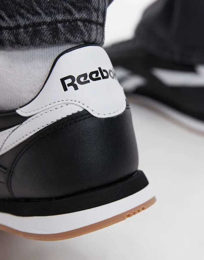 Reebok Campio XT sneakers in black and white with rubber sole - Image 2