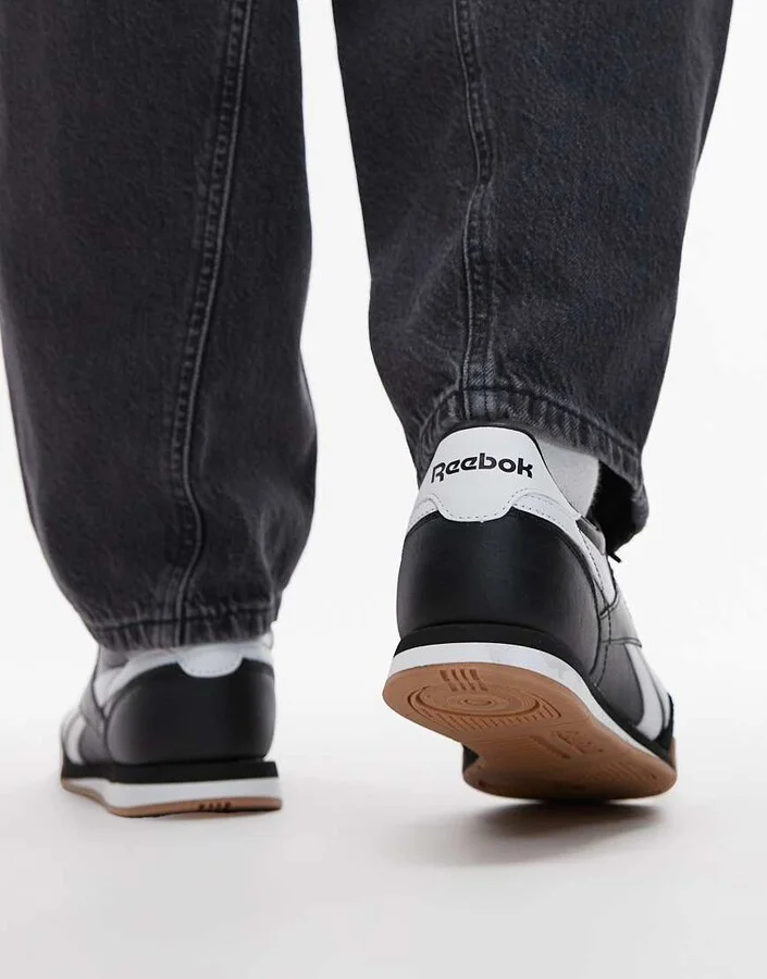 Reebok Campio XT sneakers in black and white with rubber sole - Image 3