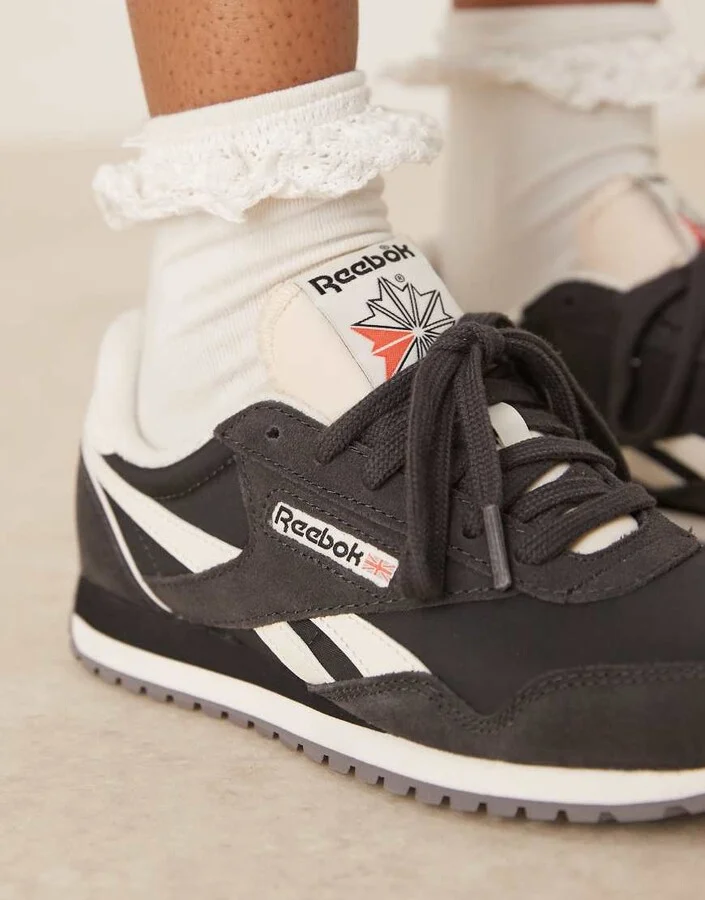 Reebok Classic AZ sneakers in black - Image 4