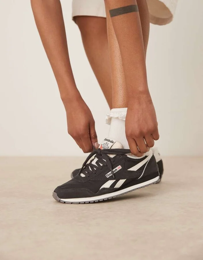 Reebok Classic AZ sneakers in black
