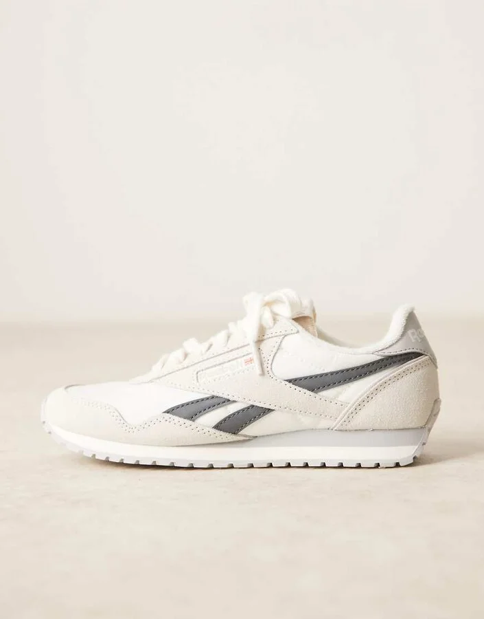 Reebok Classic AZ sneakers in white - Image 2