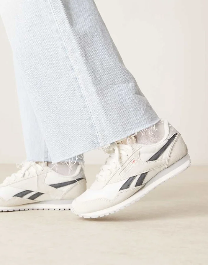 Reebok Classic AZ sneakers in white - Image 4