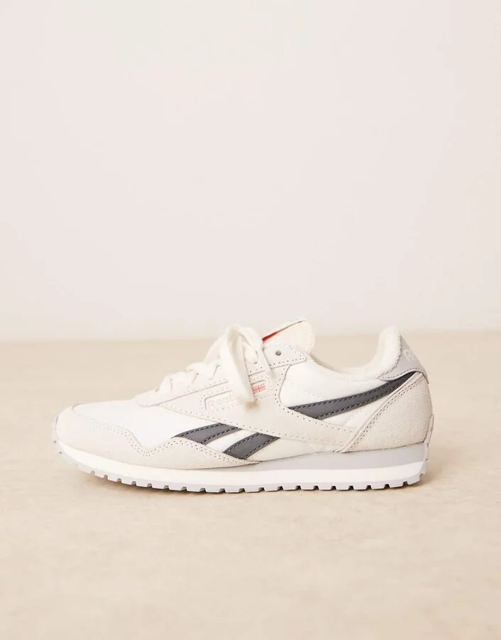 Reebok Classic AZ sneakers in white and gray detail - Image 2