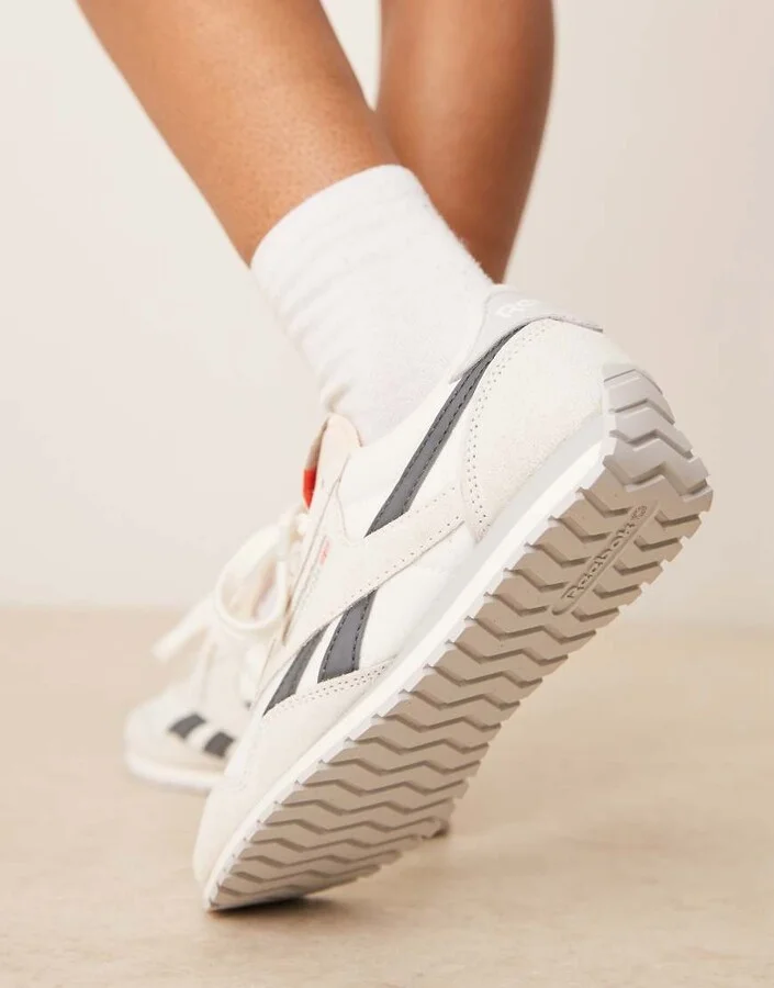 Reebok Classic AZ sneakers in white and gray detail - Image 3