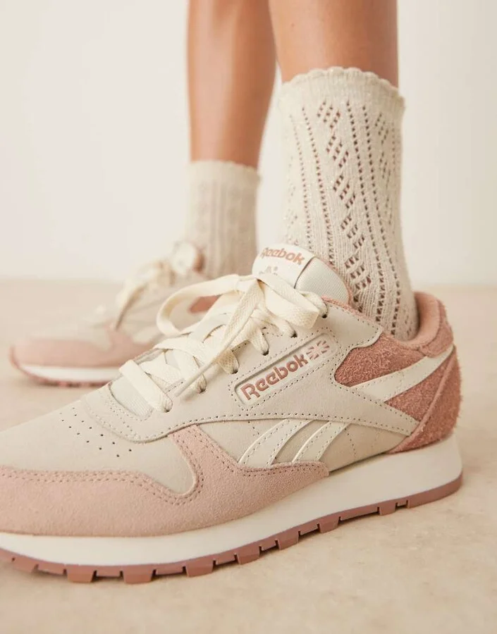 Reebok Classic Leather sneakers in off white and beige - Image 3