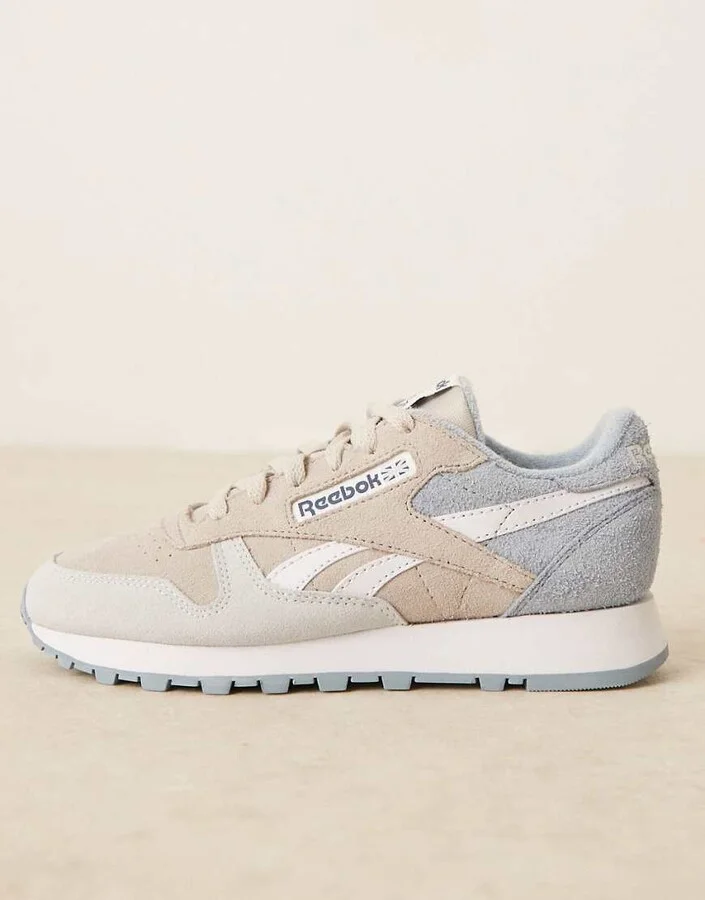 Reebok Classic Leather sneakers in off white and blue - Image 2