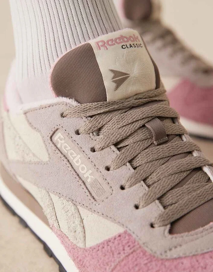 Reebok Classic leather sneakers in pink and gray - Image 4