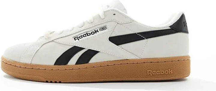 Reebok Club C Grounds sneakers in off white with gum sole - Image 2