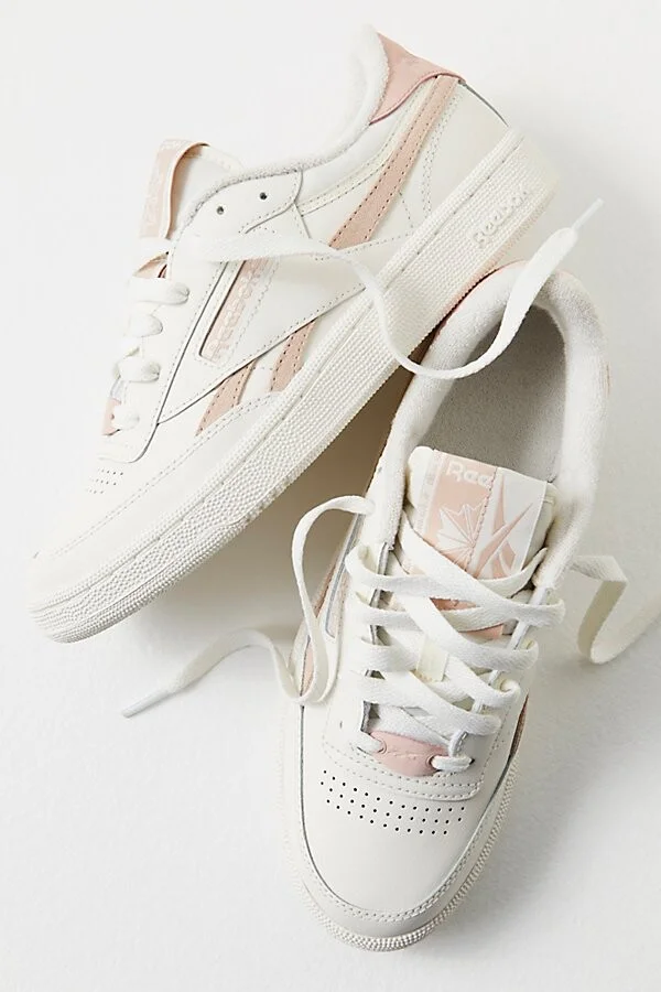 Chalk/pink Stucco