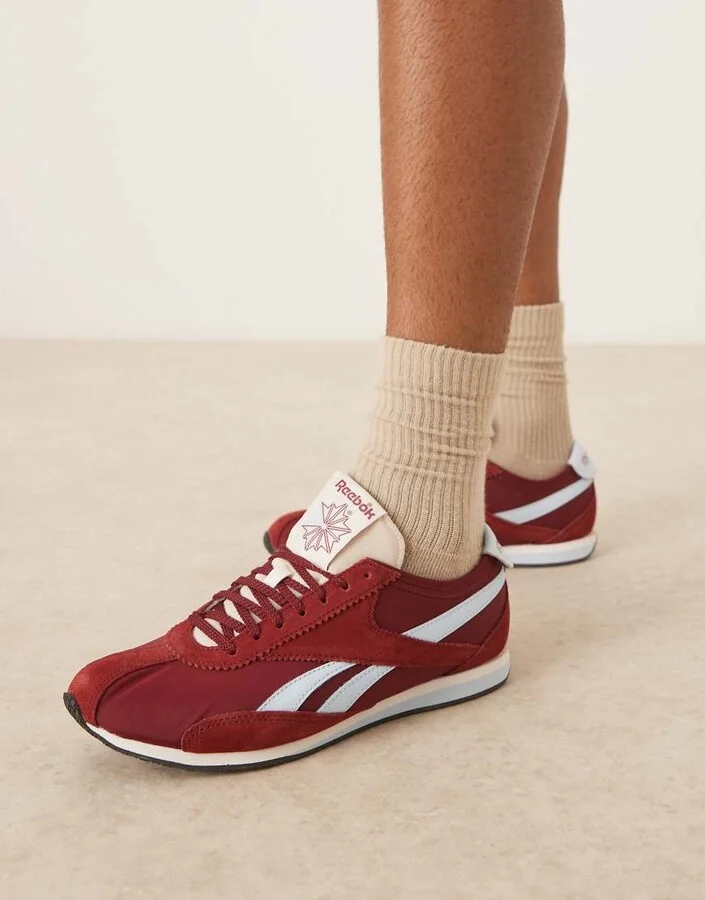 Reebok R400 sneakers in burgundy