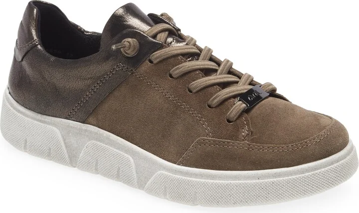 Regina Sneaker