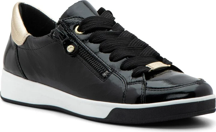 Rei Low Top Sneaker