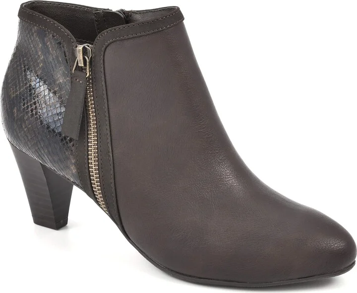 Rialto Women's Starlight Dark Brown Size 6W Ankle Boot