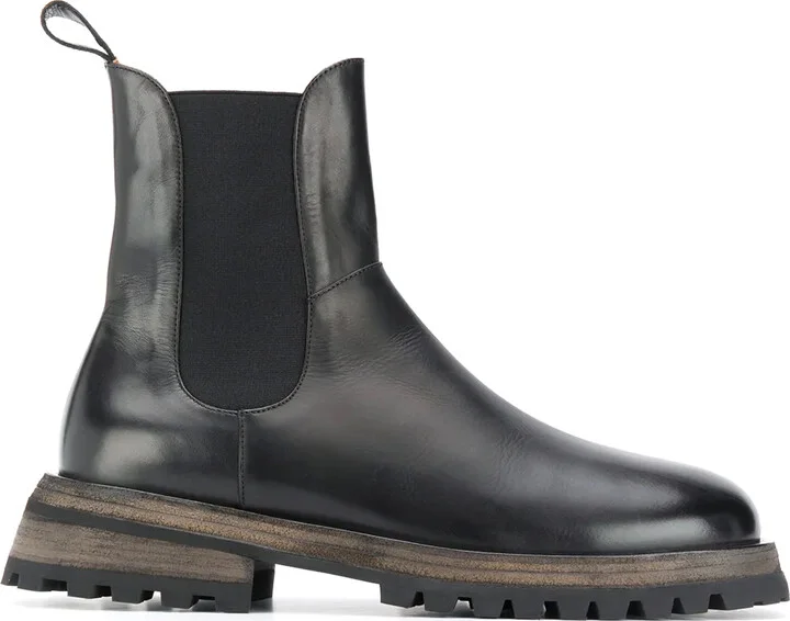 ridged-sole Chelsea boots