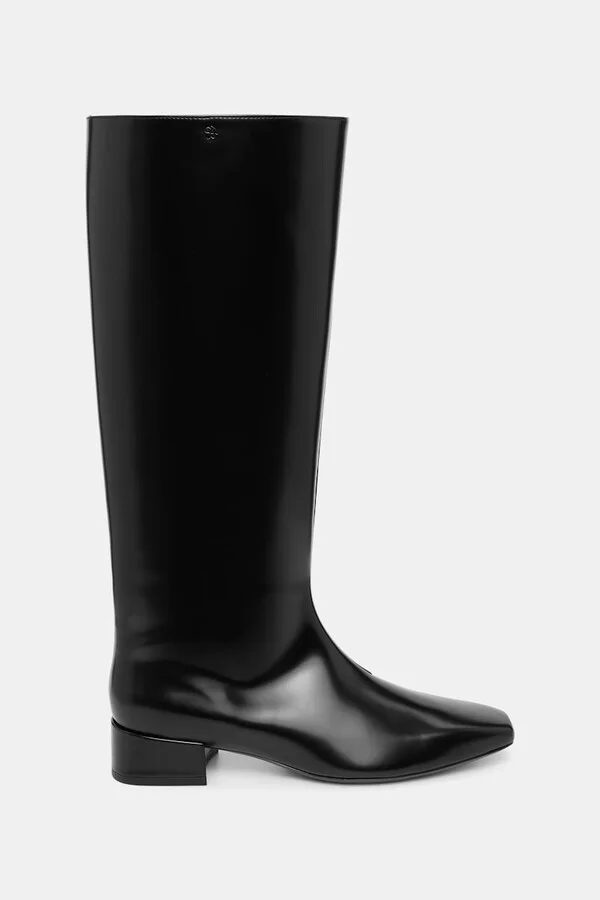 Riding boots