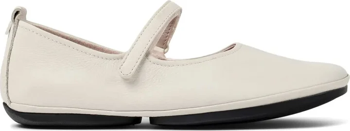 Right Nina leather ballerina shoes