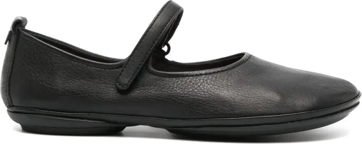 Right Nina leather ballerina shoes