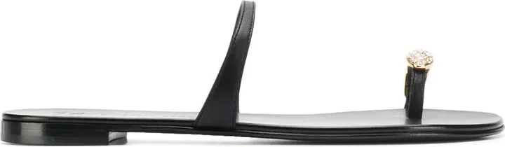 Ring sandals