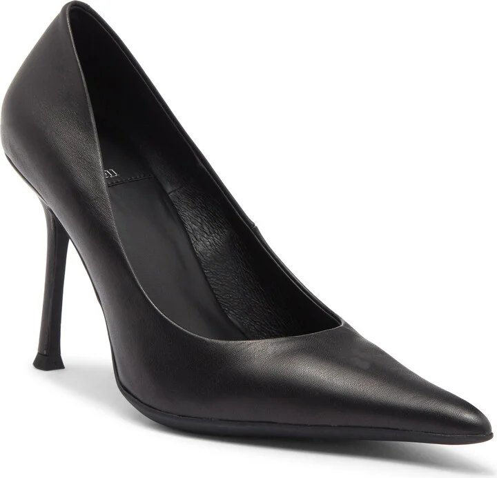 Risktaker Pointed Toe Pump