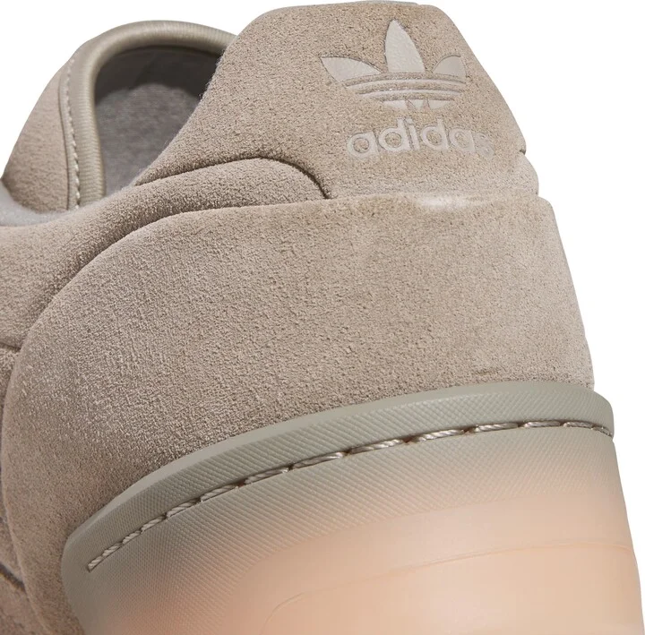 Rivalry Lux Low Top Basketball Sneaker - Image 8