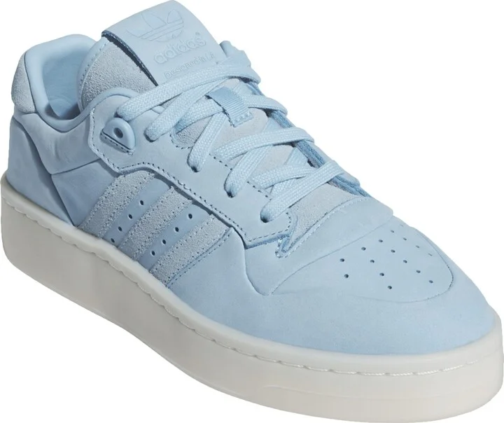 Rivalry Lux Low Top Basketball Sneaker