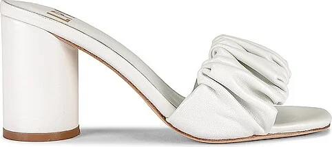 Robyn Heel