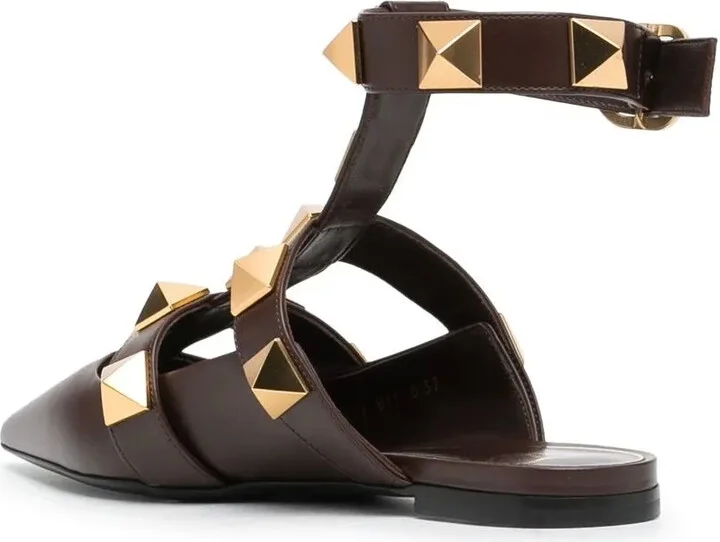 Rockstud-detail pointed-toe pumps - Image 3