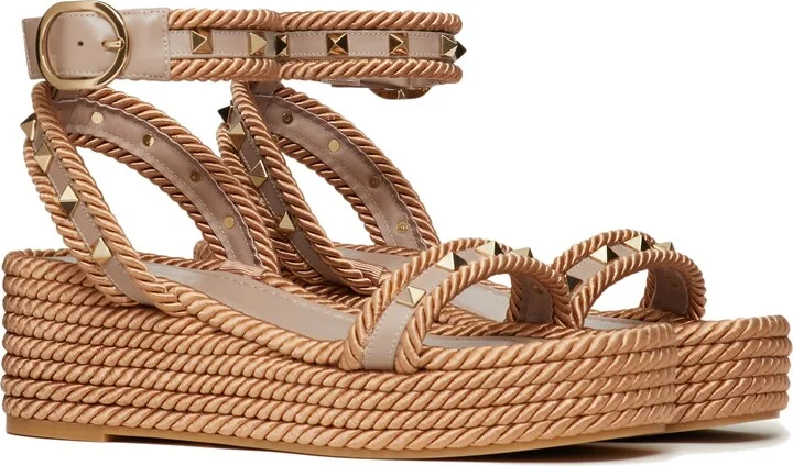Rockstud Flatform Sandal
