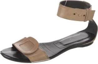 Roger Vivier - Image 2