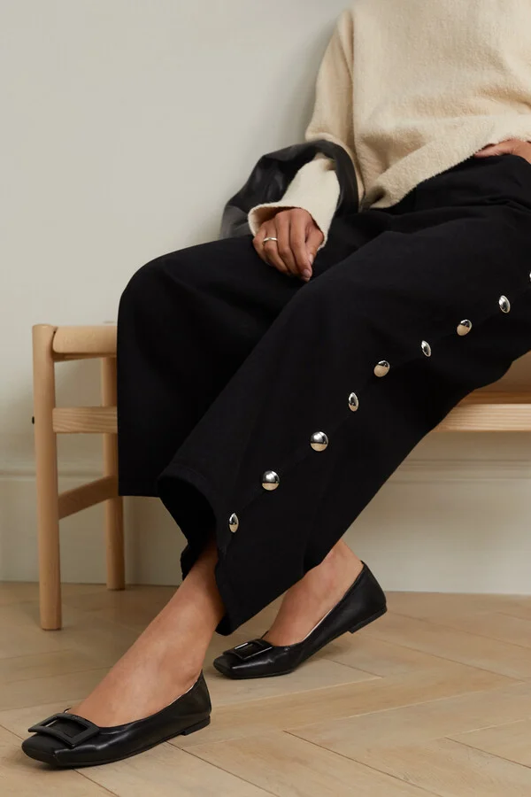 Roger Vivier - Viv Pockette Leather Ballet Flats - Black - Image 2