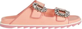Salmon pink