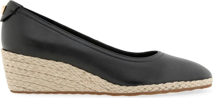 Roma Wedge Pump - Image 3
