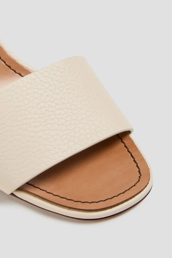 Roman Stud quilted pebbled-leather sandals - Image 4