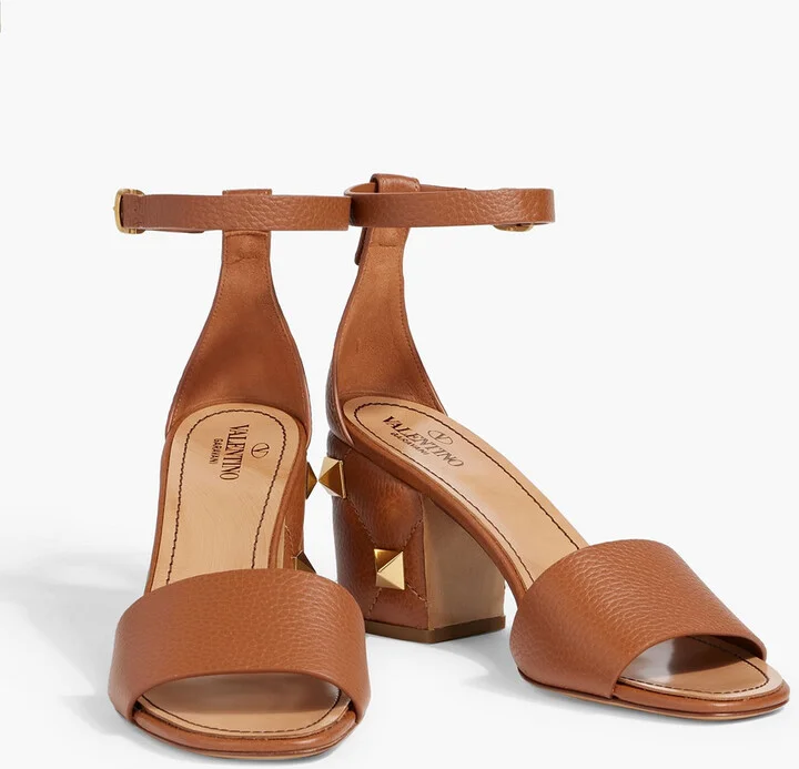 Roman Stud quilted pebbled-leather sandals - Image 5