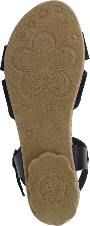 Ronda Medallion Flat Sandal - Image 6
