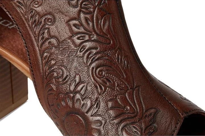 Roper Mika Closed Back Women's Shoes Tan Floral Tooled Leather : 7 B - Medium - Image 8