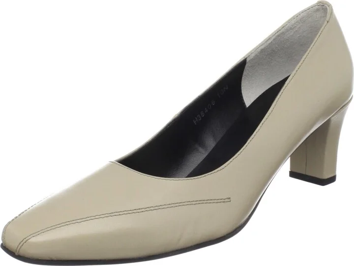 Ros Hommerson Women's Petitis Pump