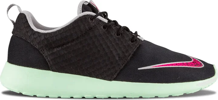 Rosherun FB "Yeezy" sneakers