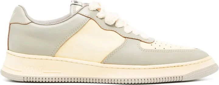 Rosy pointed-toe leather sneakers