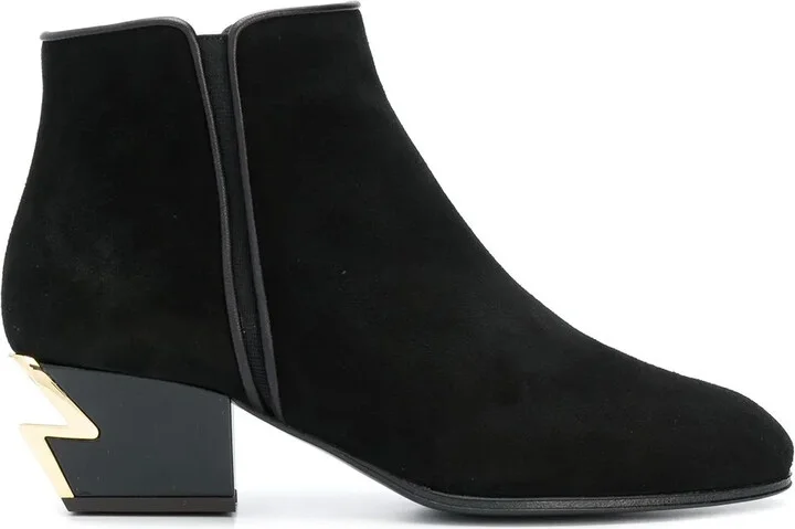 Round Toe Boots