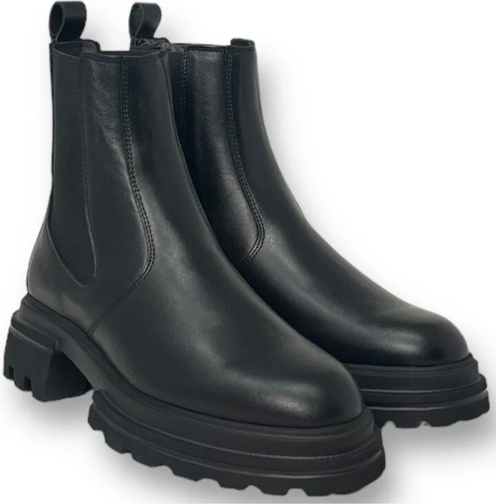 Round Toe Chelsea Ankle Boots - Image 3
