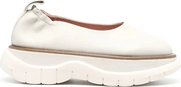 Round-Toe Leather Ballerina Shoes