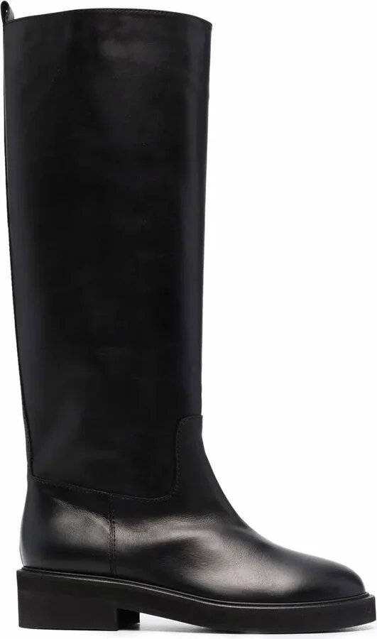 Round-Toe Leather Boots