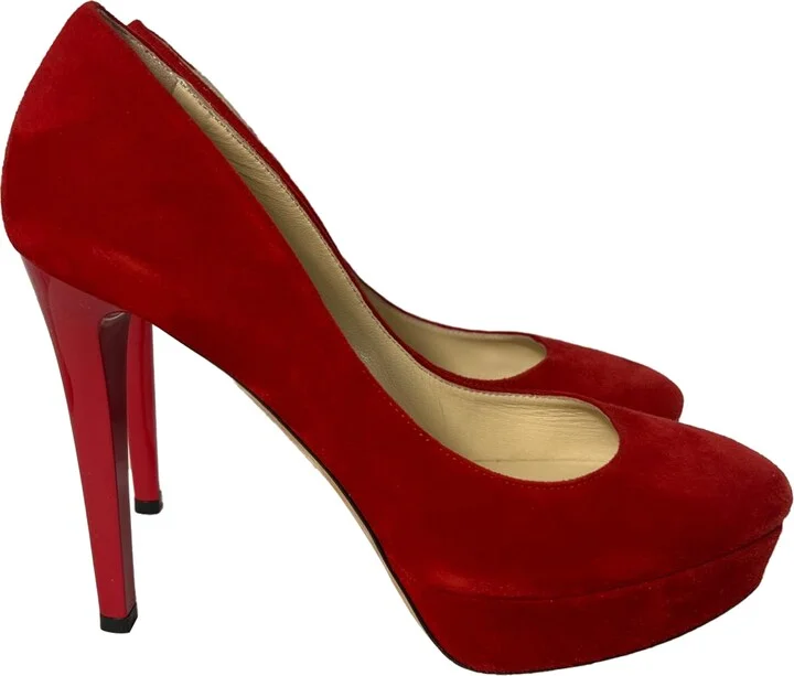 Round Toe Platform Pumps in Red Suede