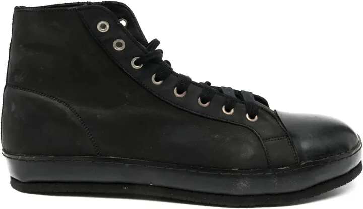 Round Toe Trainer
