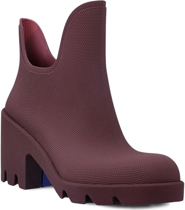 Roundtoe Slipon Heeled Boots - Image 2