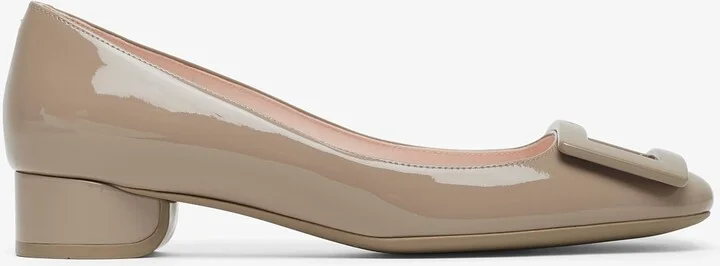 Roundy 25 beige patent pumps